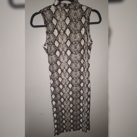 NWT Olivia Rae Print dress - Picture 2 of 4